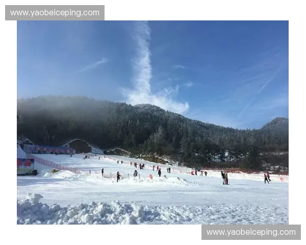 冰雪天堂畅享之旅，领略极致滑雪与冬季度假魅力